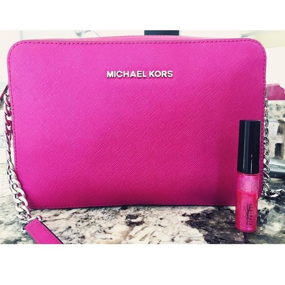 Michael Kors Handbags - Michael Kors purse pink crossbody